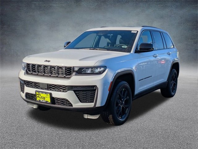 New 2026 Jeep Grand Cherokee Laredo image 8