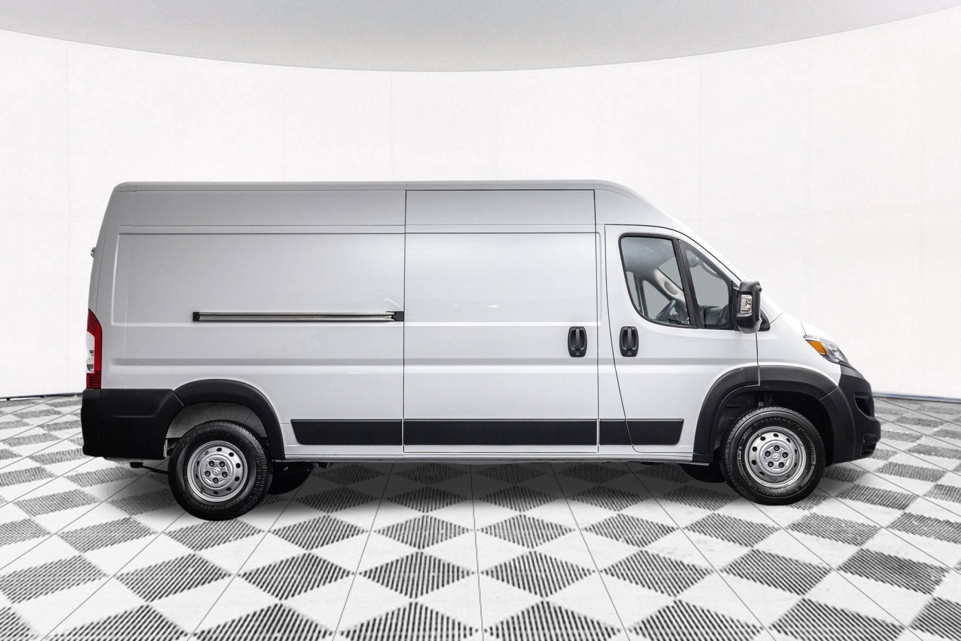 Used 2023 RAM ProMaster 2500 FWD image 13