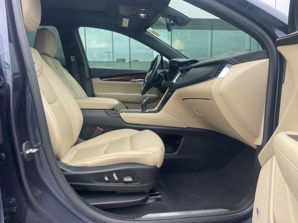 Used 2019 Cadillac XT5 Luxury AWD/4WD image 16