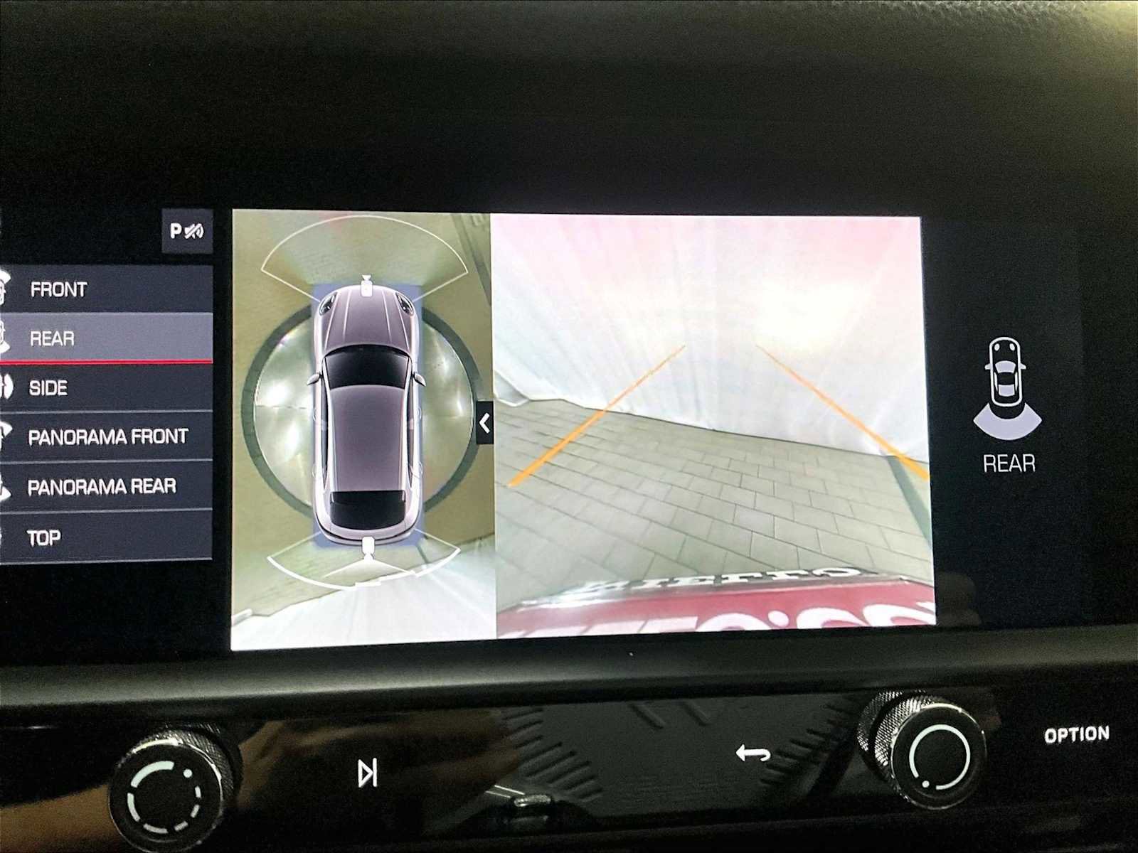 Used 2025 Porsche Macan image 20