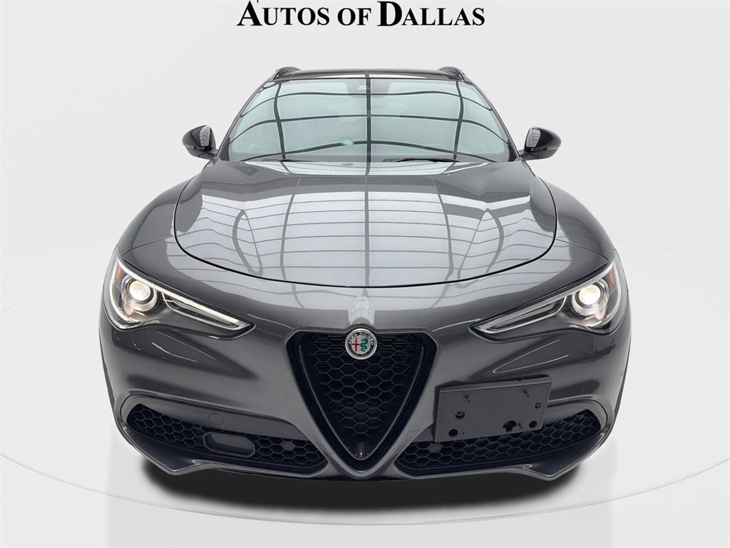Used 2022 Alfa Romeo Stelvio Veloce image 4