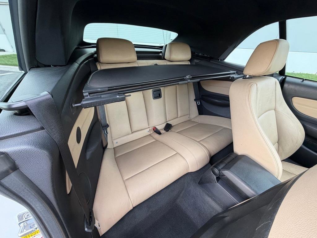 Used 2009 BMW 135i Convertible RWD image 18