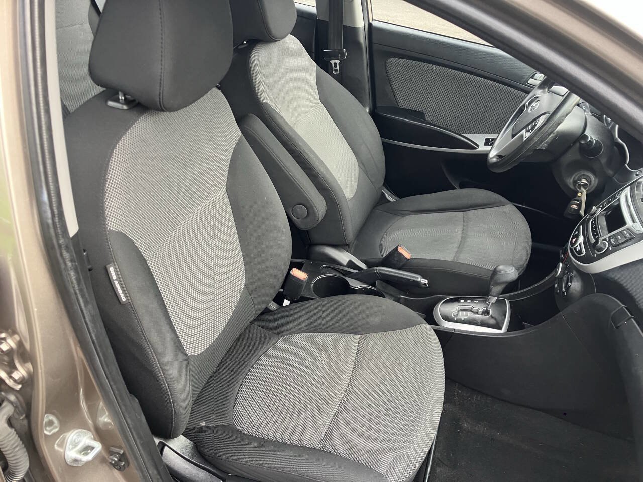 Used 2014 Hyundai Accent GS image 28