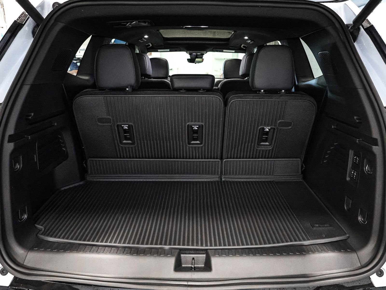 New 2026 GMC Acadia Denali w/ Super Cruise Package image 17