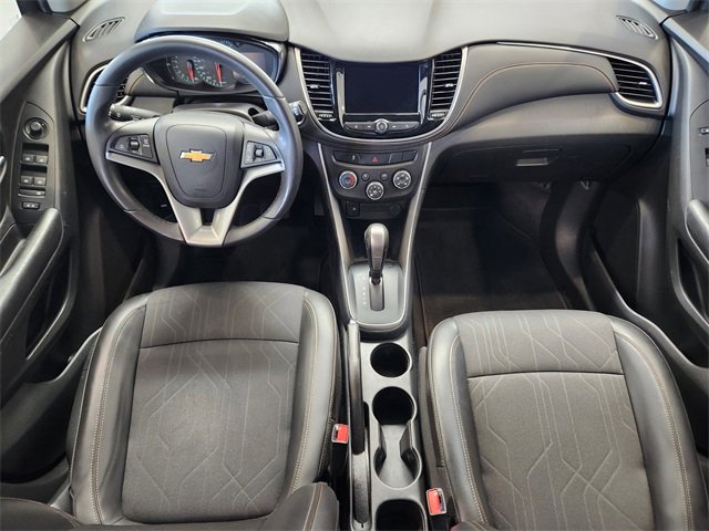 Used 2022 Chevrolet Trax LT w/ LT Convenience Package image 11