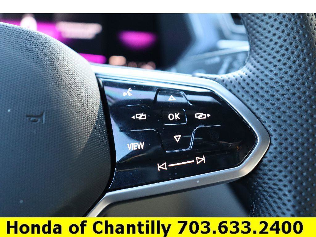 Used 2022 Volkswagen Tiguan SE R-Line image 13