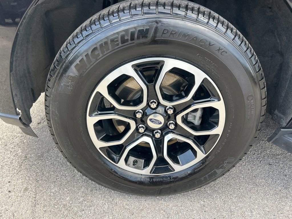 Used 2024 Ford Expedition XLT image 18