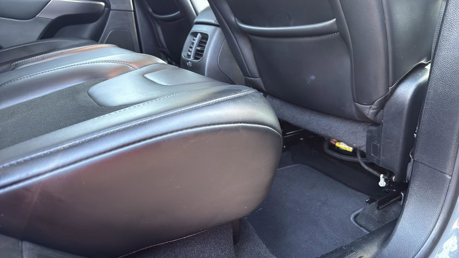 Used 2020 Jeep Cherokee Latitude Plus image 27