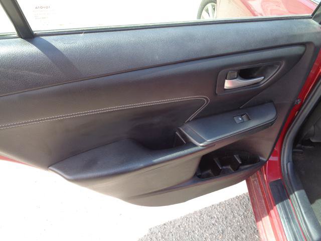 Used 2015 Toyota Camry XLE w/ Moonroof Package FWD image 9