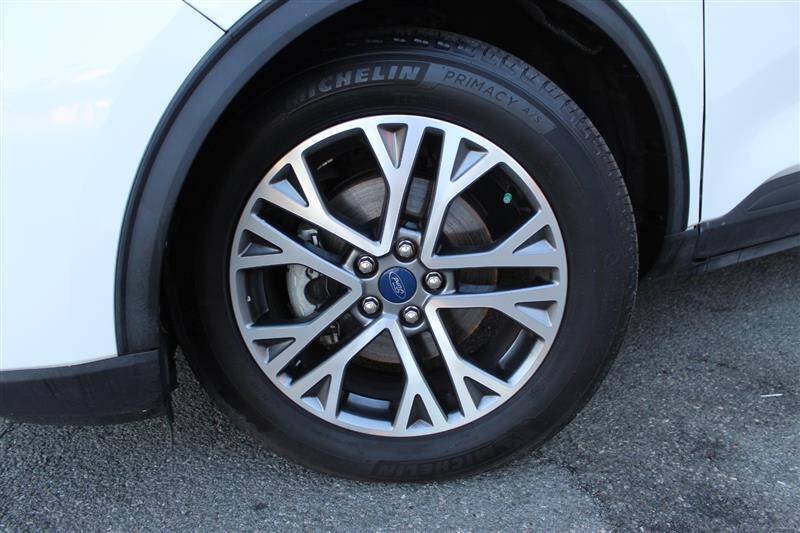 Used 2022 Ford Escape SEL FWD image 9