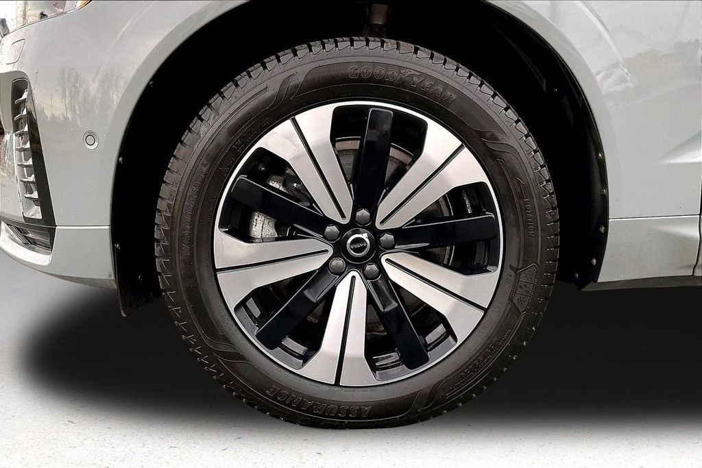 Certified 2024 Volvo XC60 T8 Plus w/ Protection Package Premier image 34