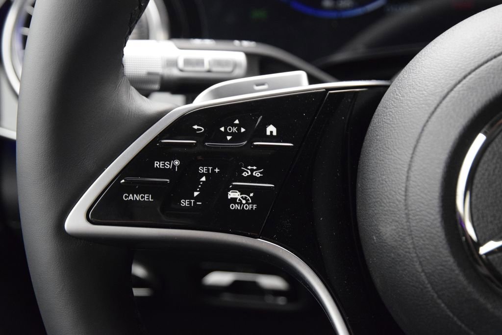 New 2026 Mercedes-Benz EQS 550 4MATIC SUV image 24