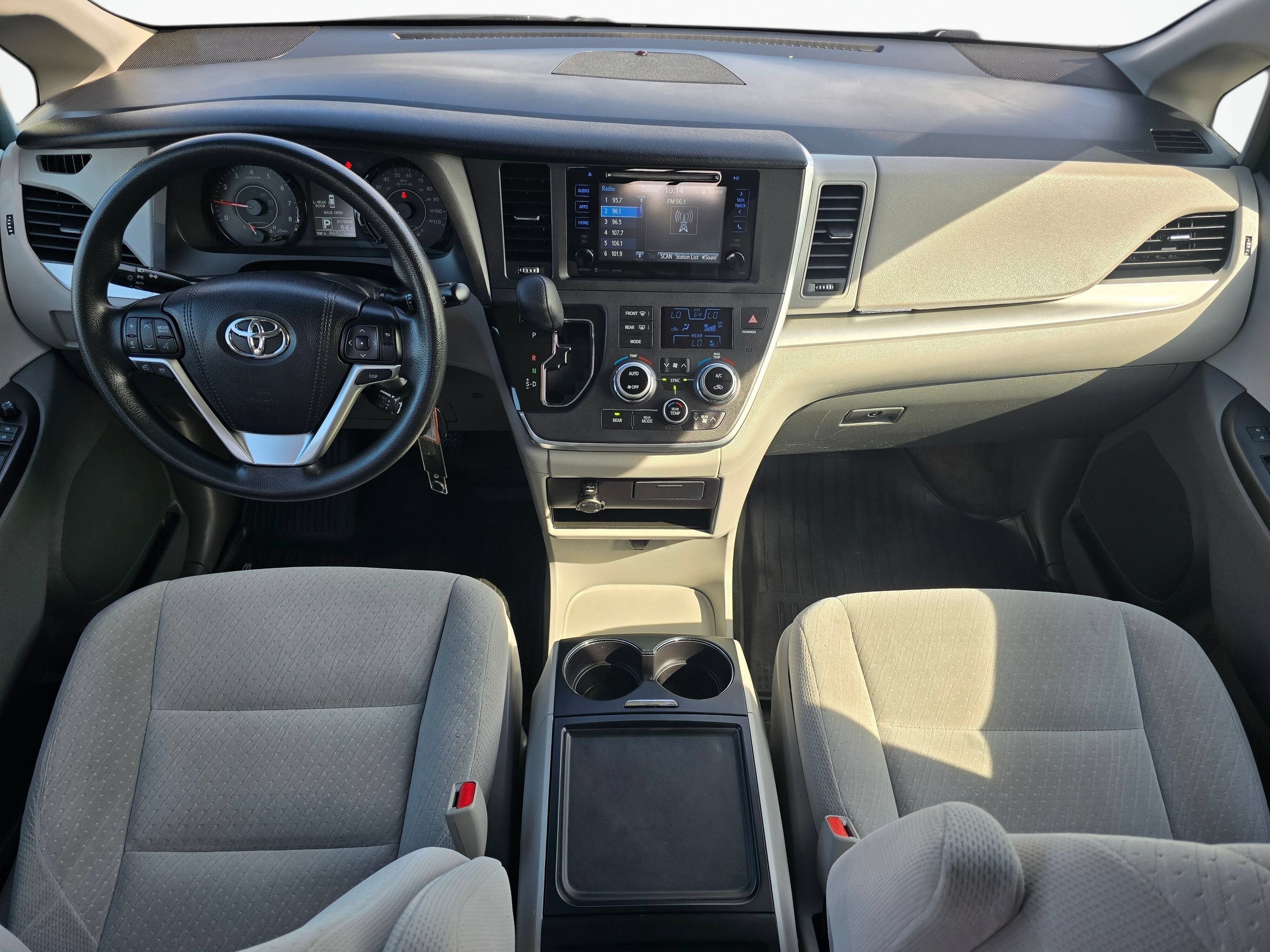 Used 2017 Toyota Sienna LE FWD image 16