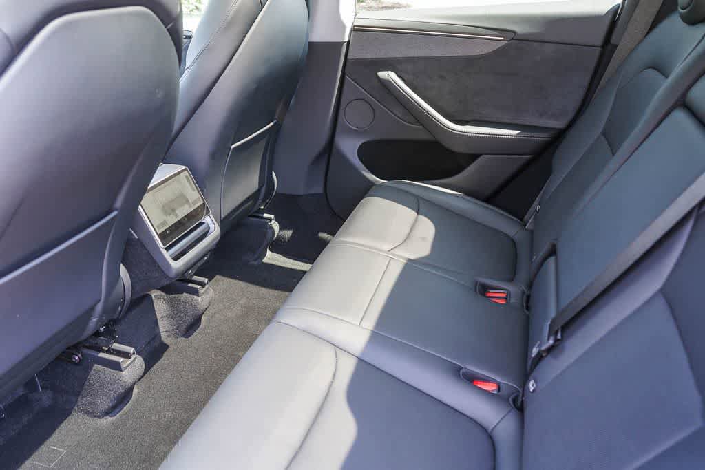 Used 2026 Tesla Model Y AWD image 16