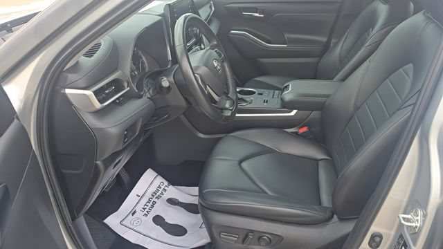 Used 2022 Toyota Highlander XLE FWD image 20
