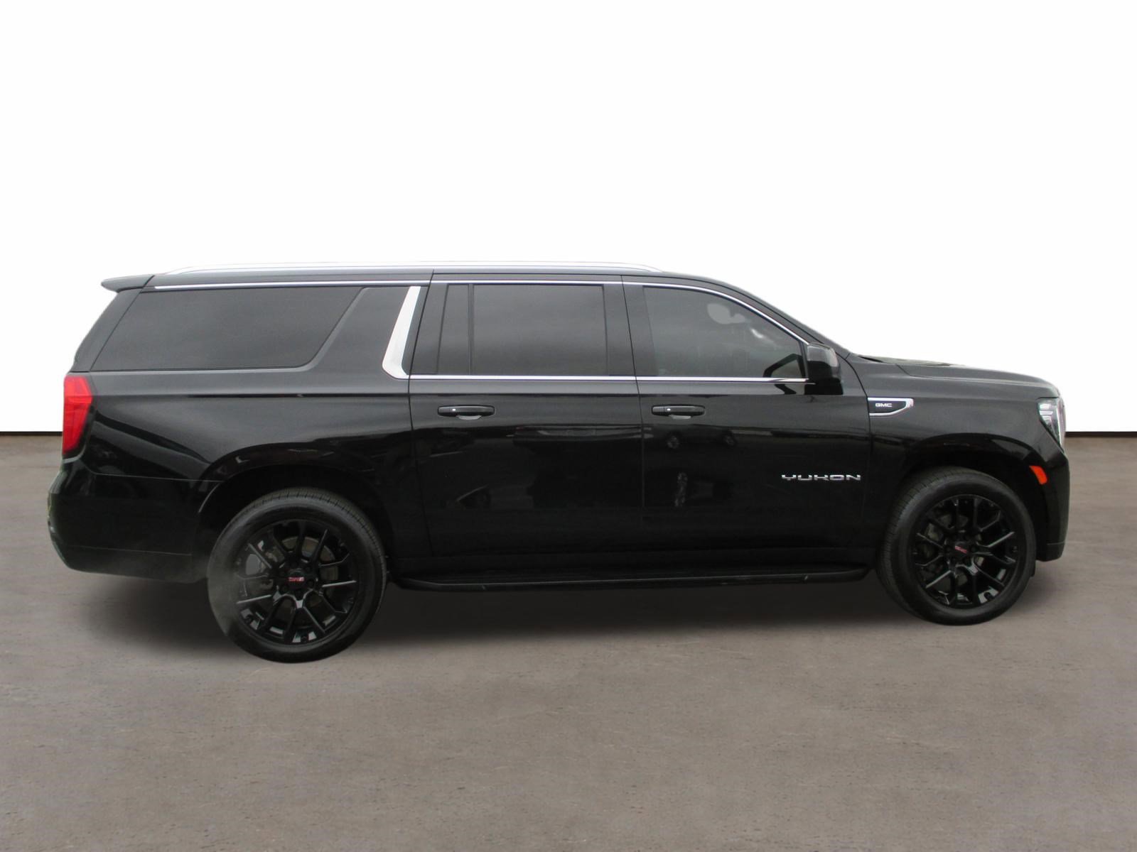 Used 2023 GMC Yukon XL SLE w/ Max Trailering Package image 2