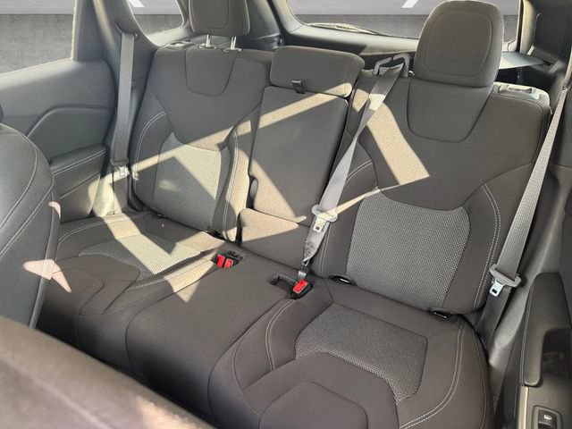 Used 2021 Jeep Cherokee Latitude image 22