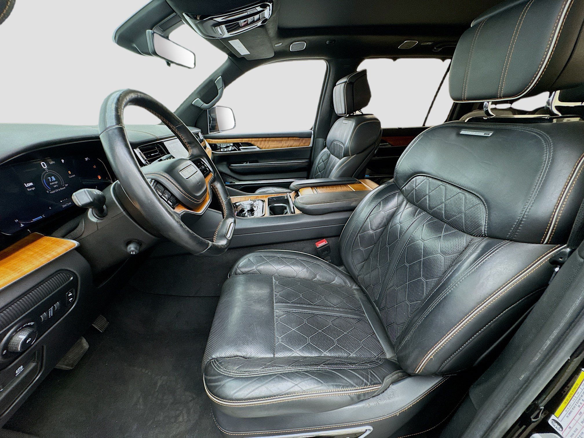 Used 2022 Jeep Grand Wagoneer Series III w/ Flexible Seating Group AWD/4WD image 13