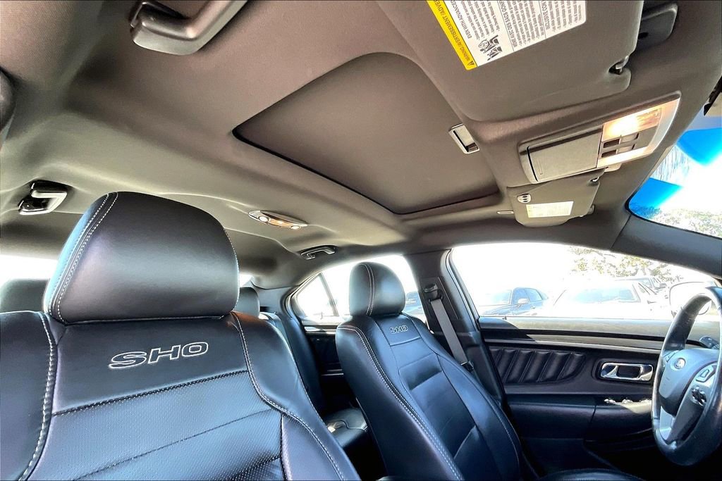 Used 2018 Ford Taurus SHO w/ Driver Assist Package image 28
