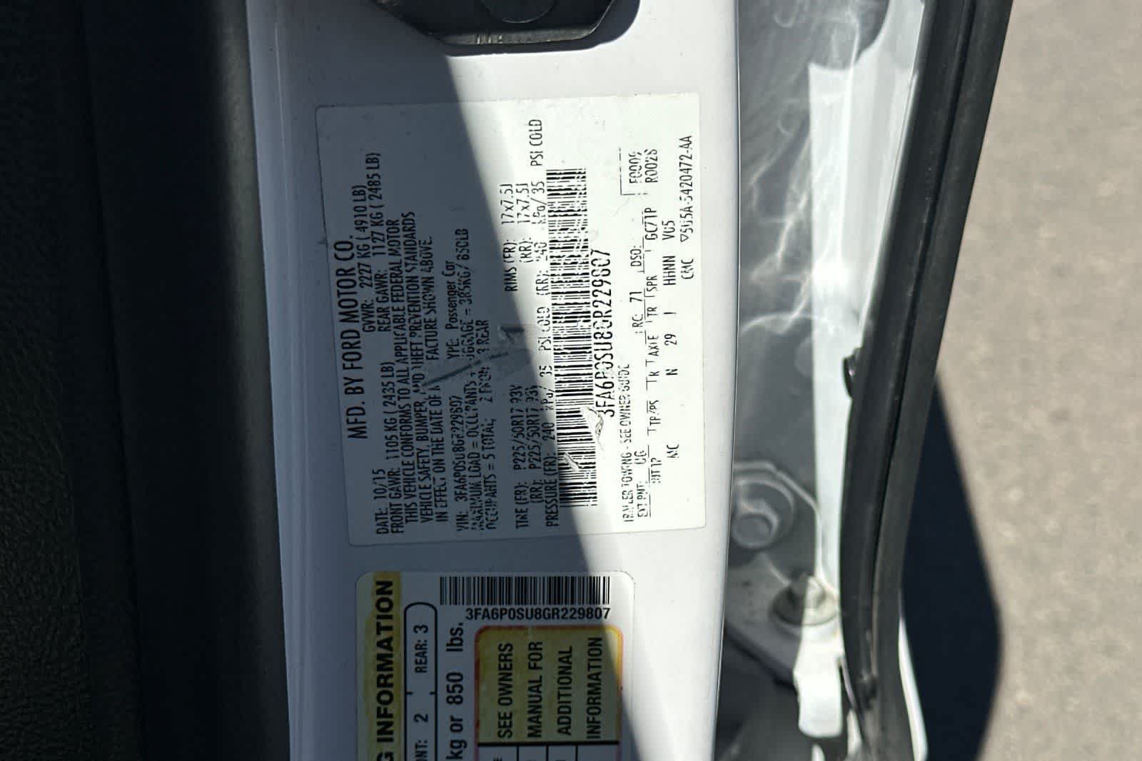 Used 2016 Ford Fusion Energi Titanium w/ Driver Assist Package FWD image 33