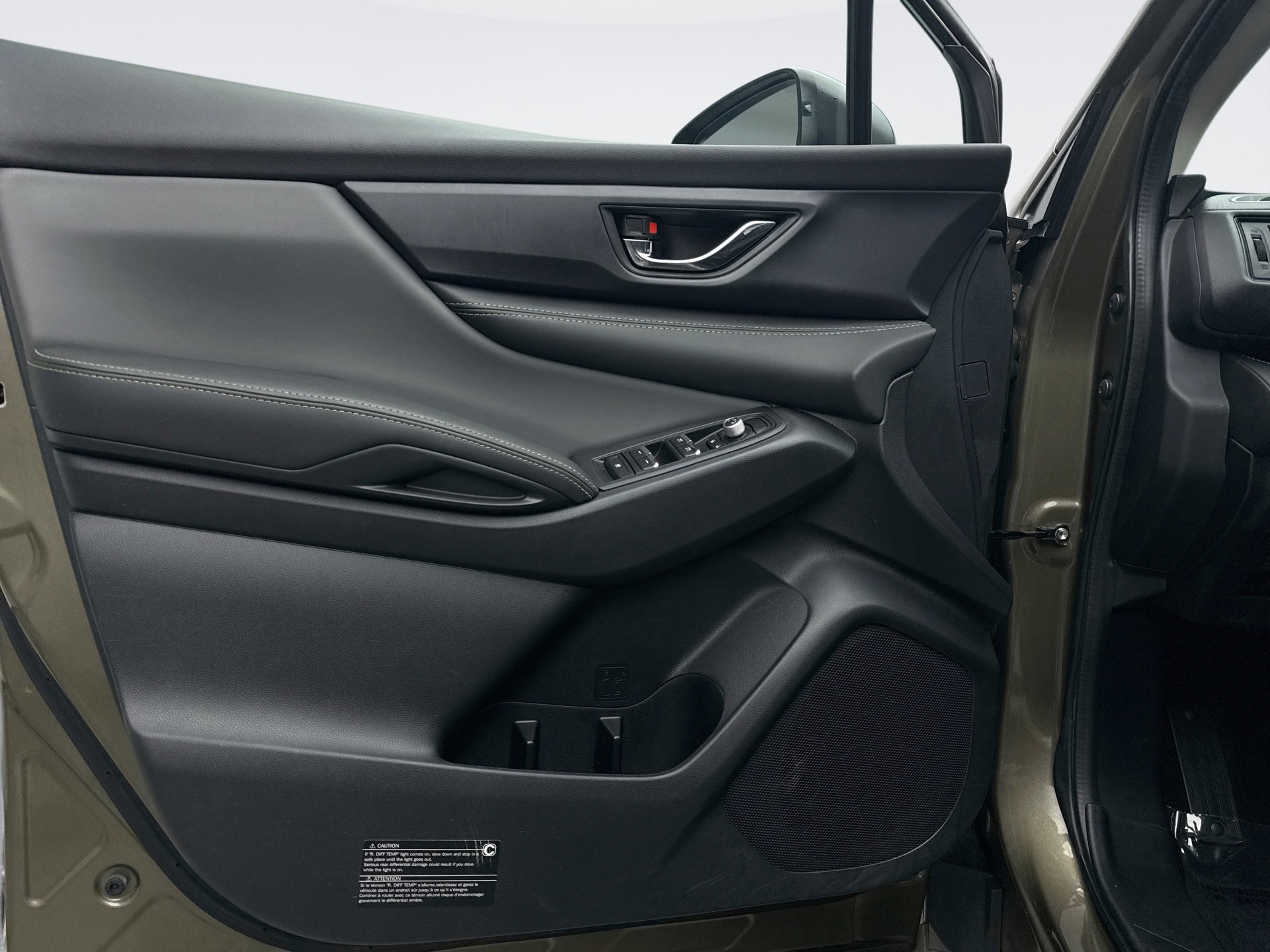 Used 2024 Subaru Ascent Onyx Edition image 9