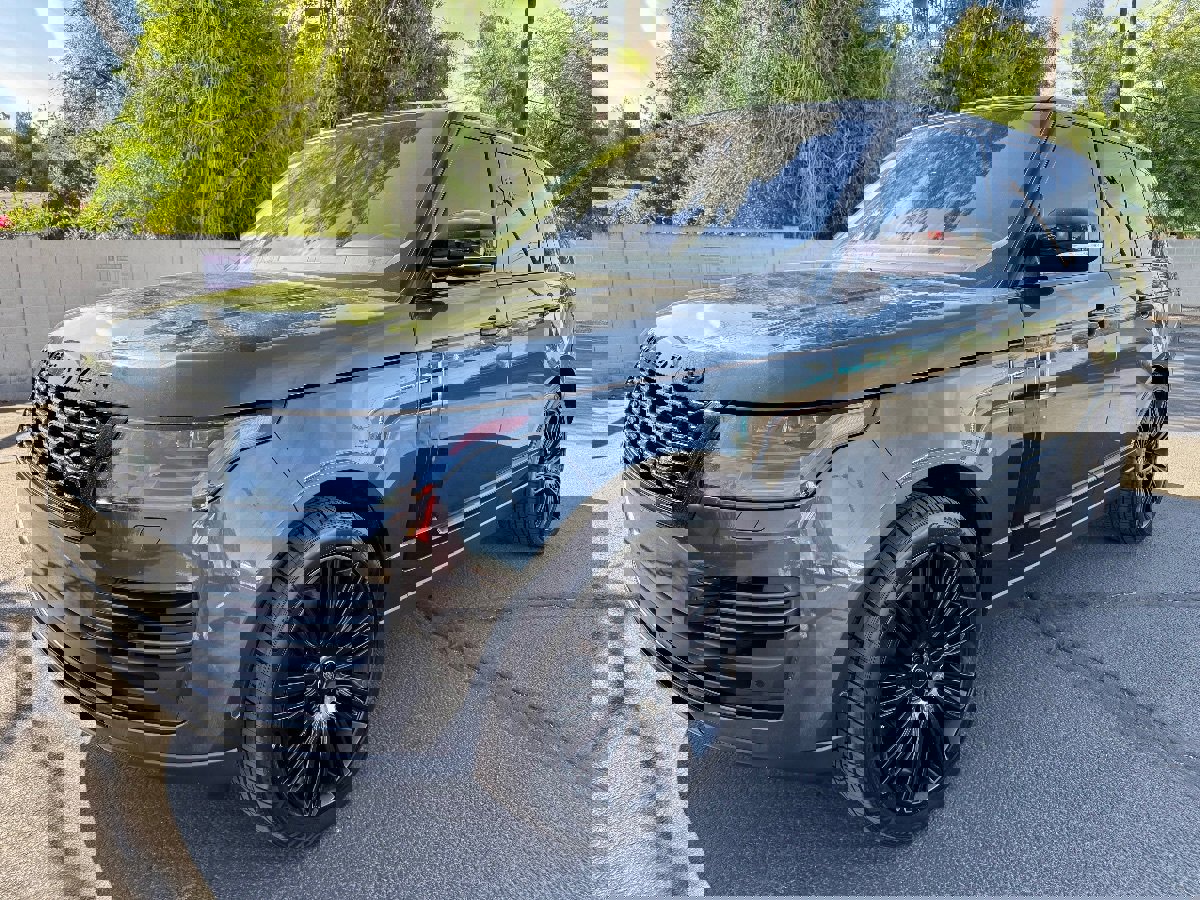 Used 2019 Land Rover Range Rover Supercharged AWD/4WD image 2