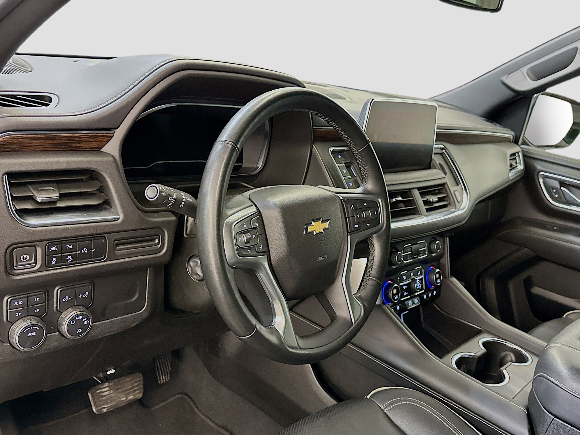 Used 2023 Chevrolet Suburban Premier image 18