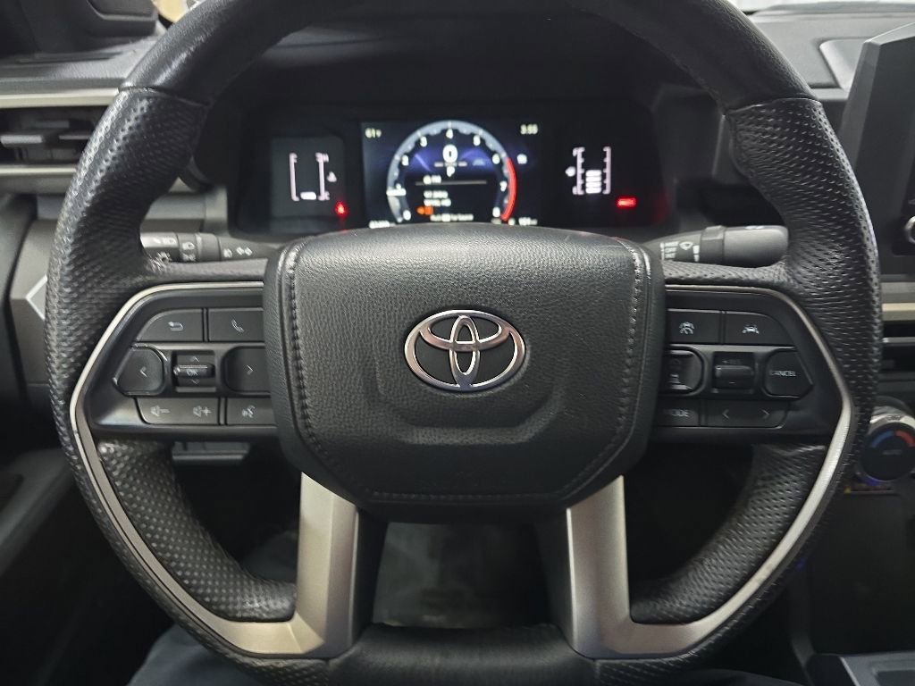 Used 2024 Toyota Tacoma SR5 AWD/4WD image 18