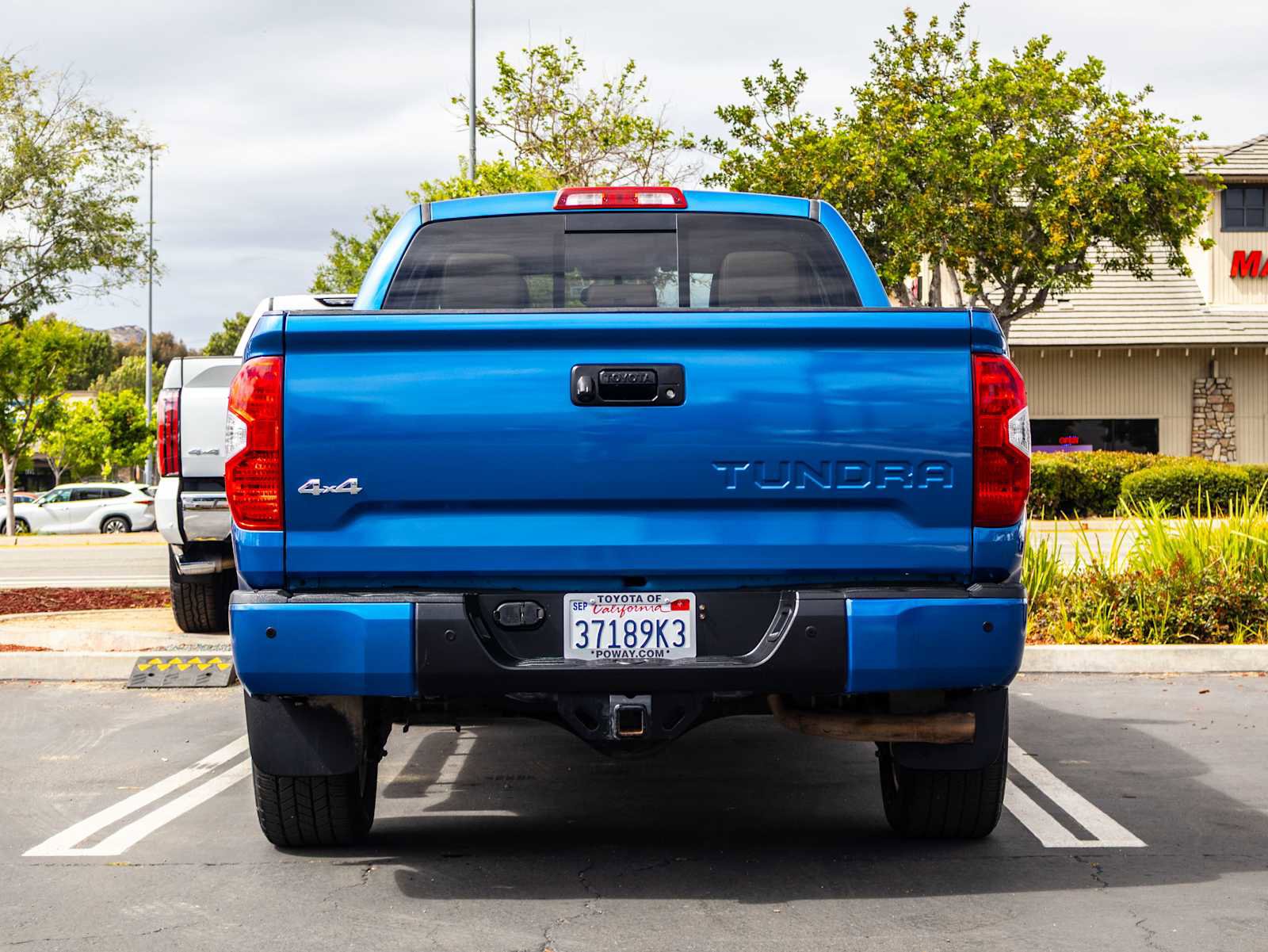 Used 2016 Toyota Tundra Limited w/ Limited Premium Package AWD/4WD image 12