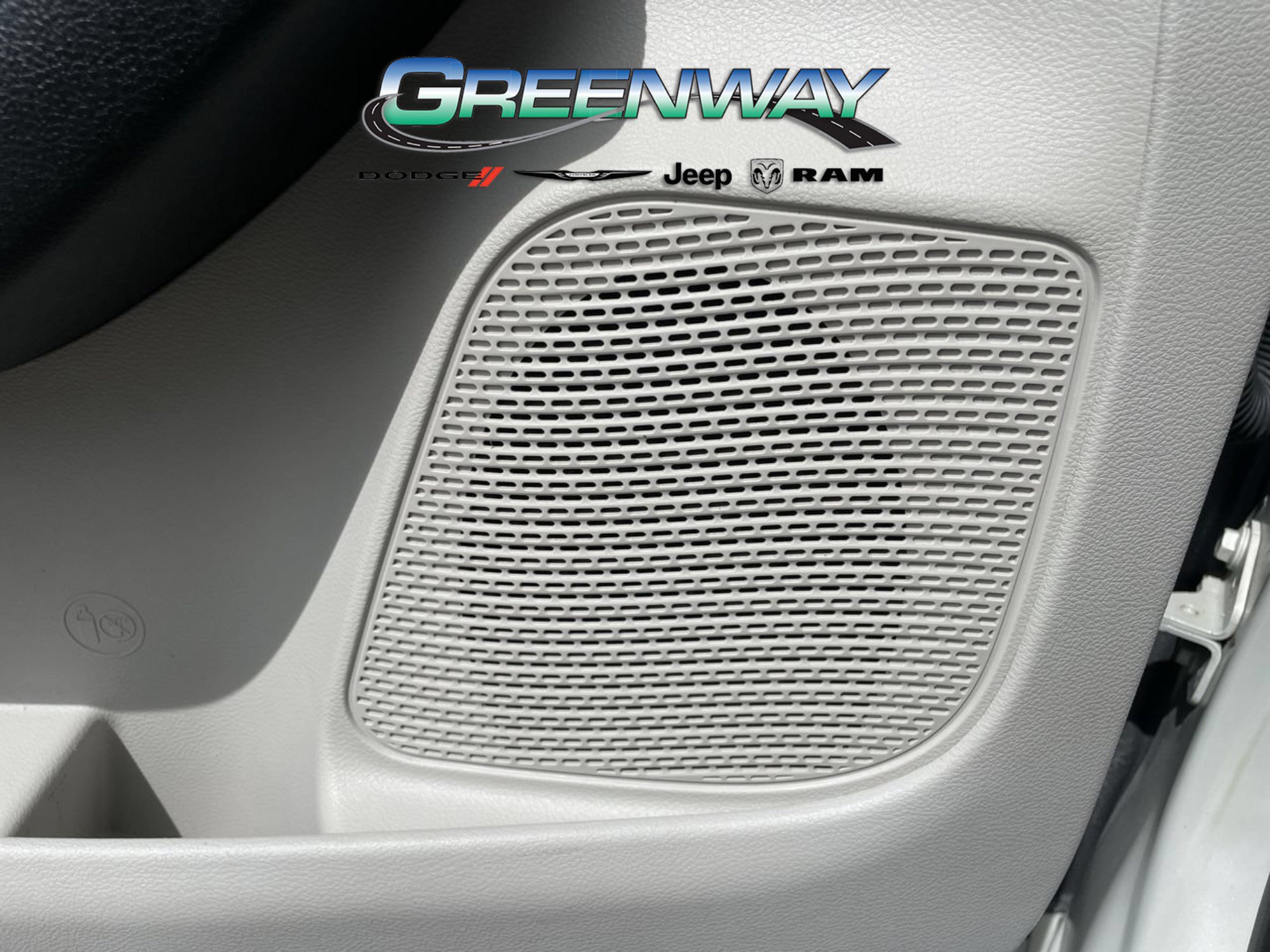 Used 2017 Chrysler Pacifica Platinum FWD image 21