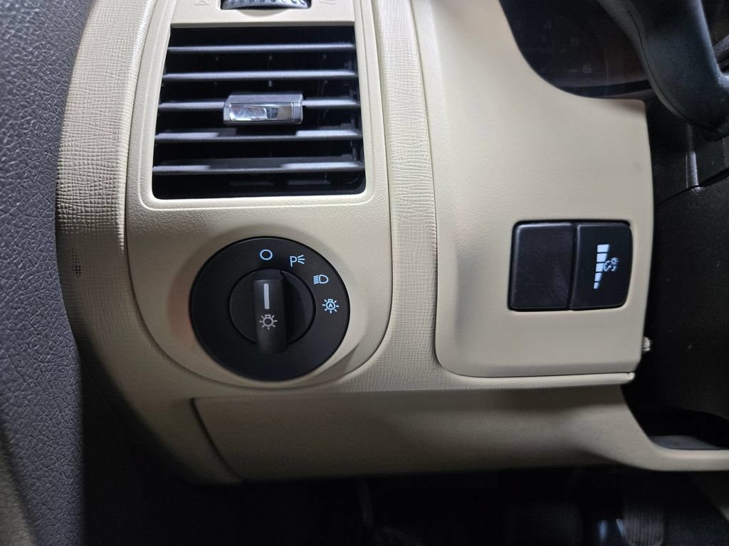 Used 2019 Ford Flex SE FWD image 13