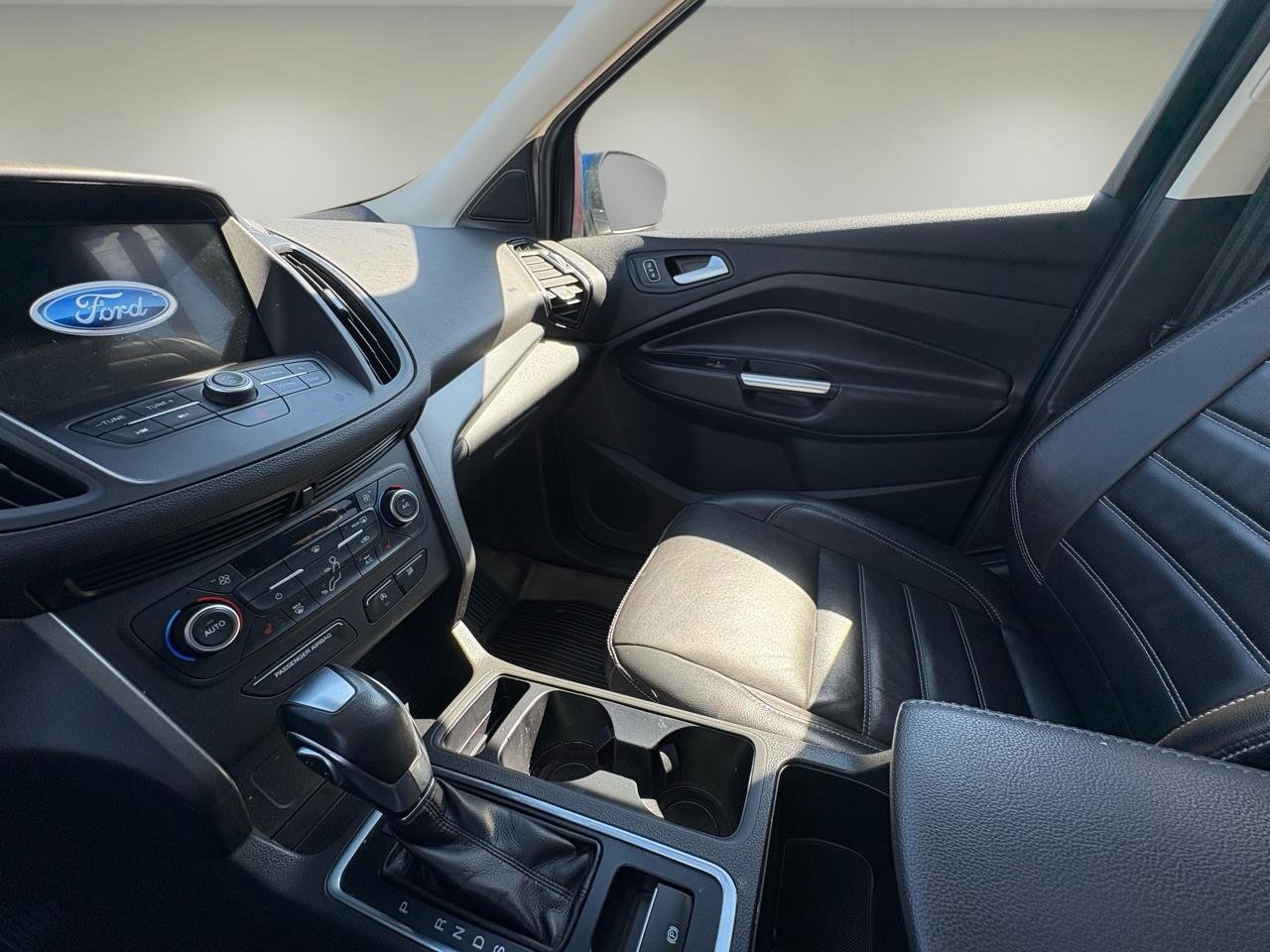 Used 2018 Ford Escape SEL w/ Ford Safe & Smart Package image 30