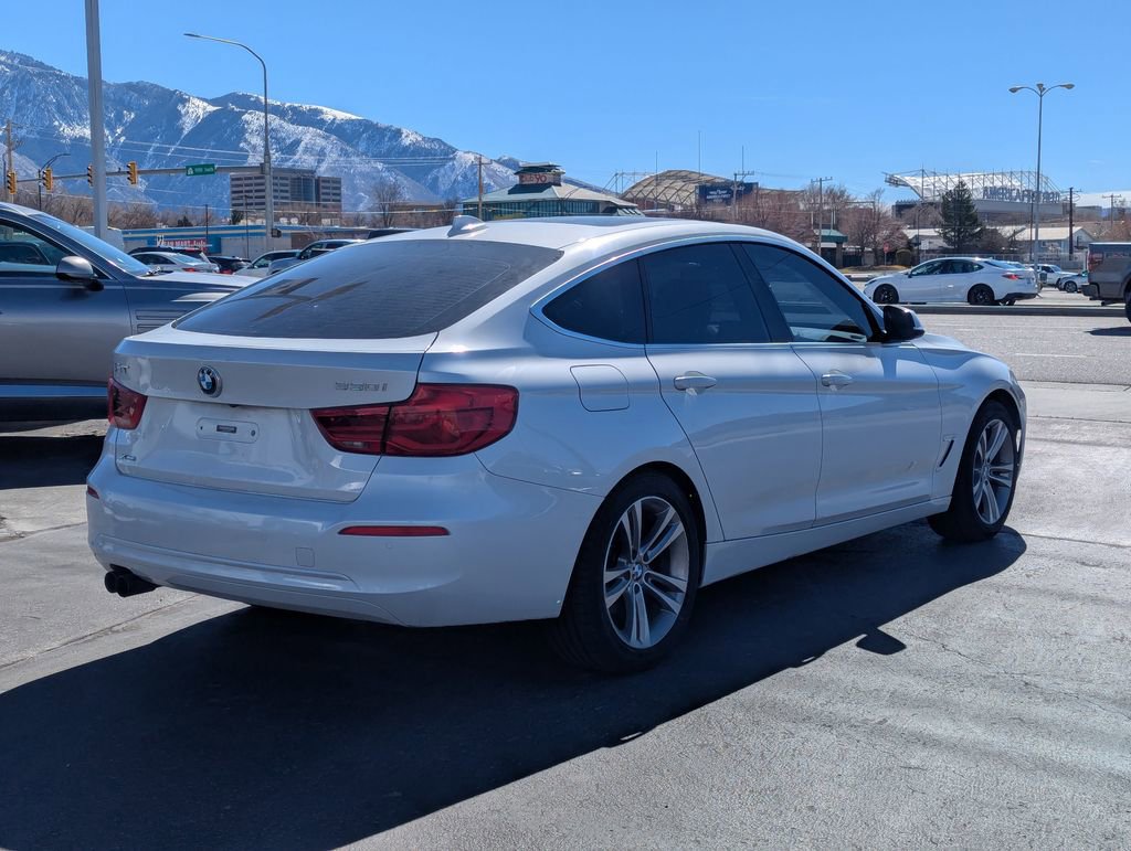 Used 2017 BMW 330i Gran Turismo xDrive w/ Driving Assistance Package AWD/4WD image 4