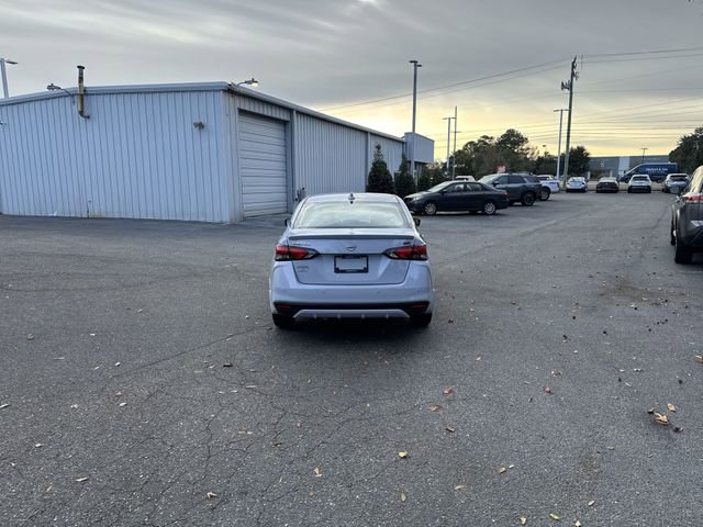 New 2025 Nissan Versa SR w/ Trunk Package FWD image 6