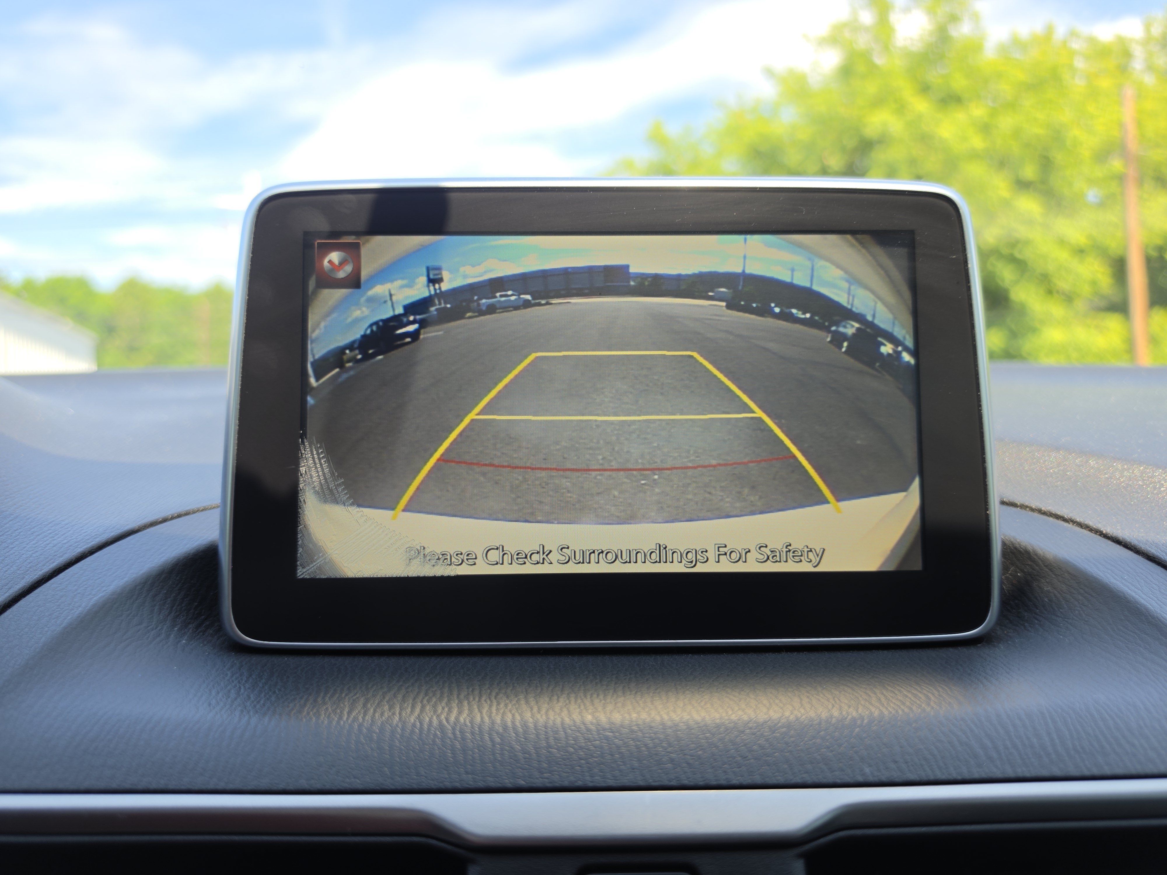 Used 2015 MAZDA MAZDA3 i Touring w/ Technology Package FWD image 29