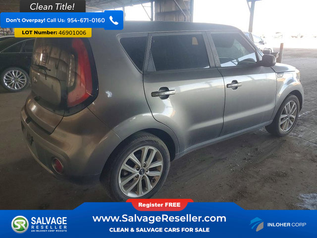 Used 2017 Kia Soul + image 4