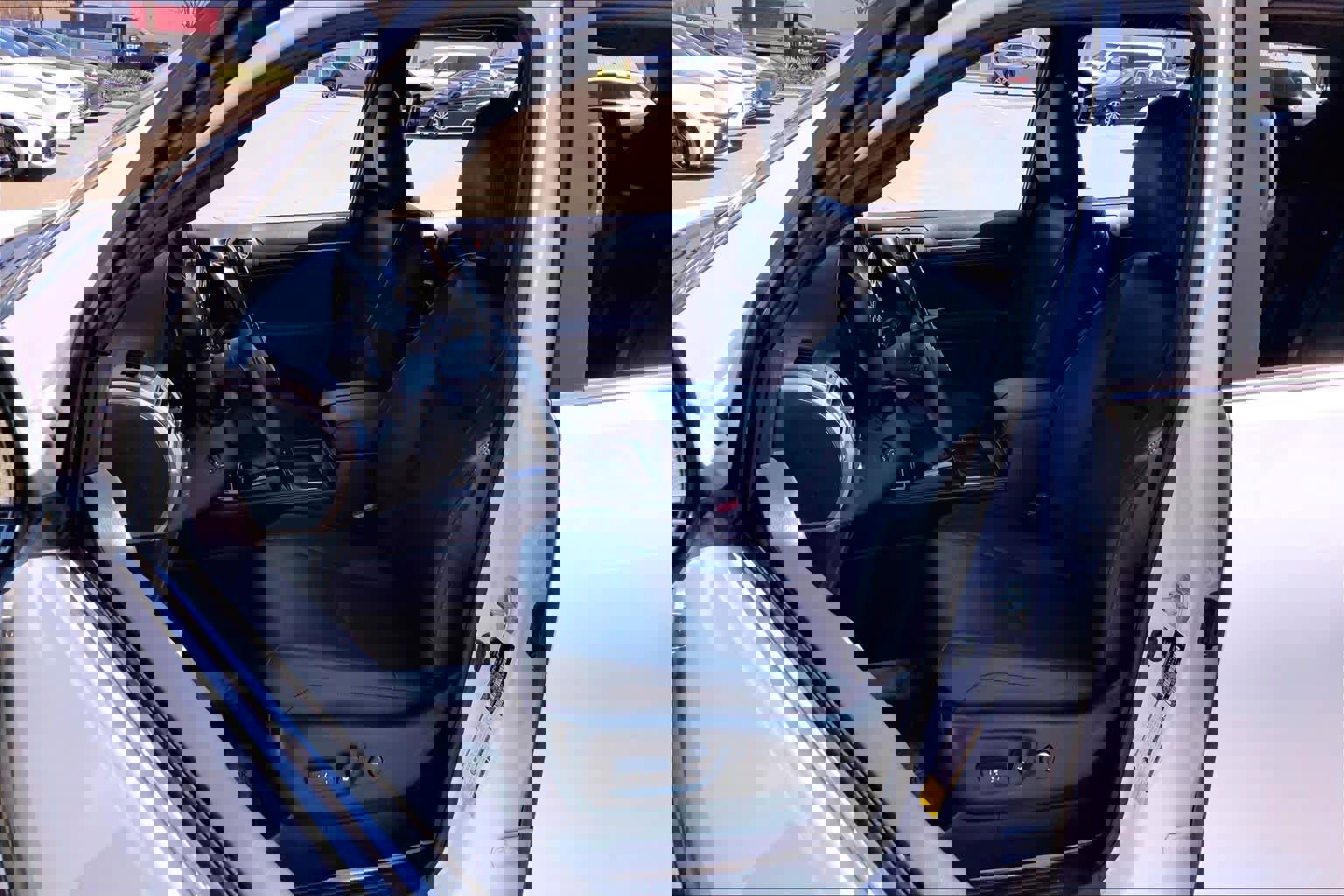 Used 2023 Lexus GX 460 Premium w/ Accessory Package image 8