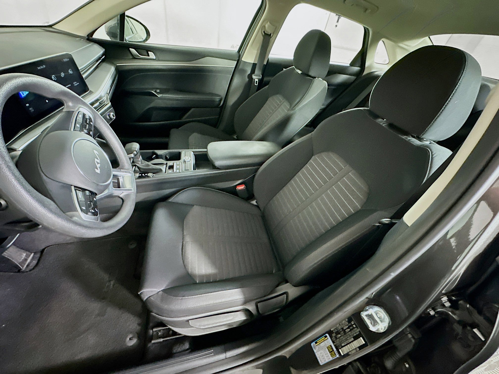 Used 2025 Kia K5 LXS image 13