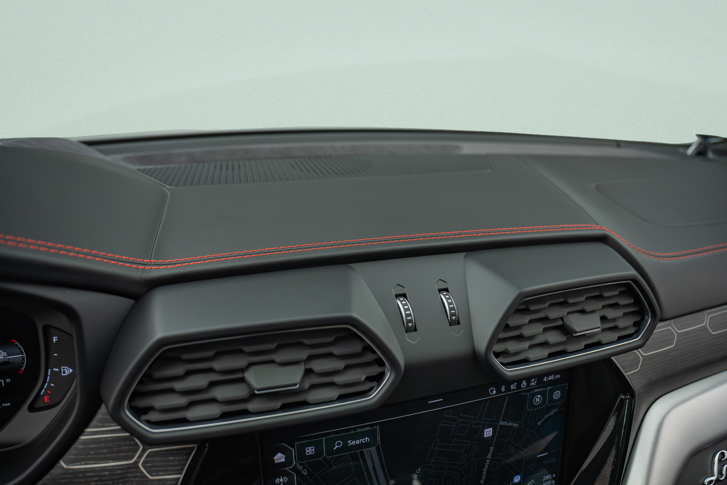 Used 2022 Lamborghini Urus AWD/4WD image 23