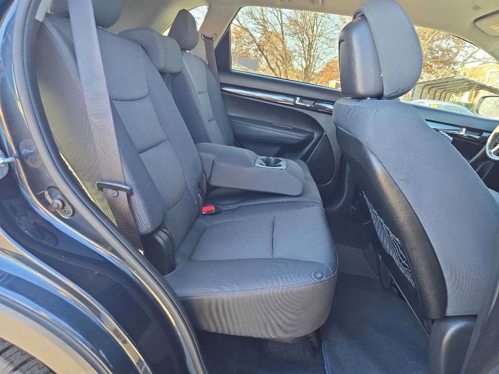 Used 2013 Kia Sorento LX image 27