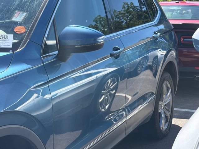 Used 2020 Volkswagen Tiguan SEL FWD image 3