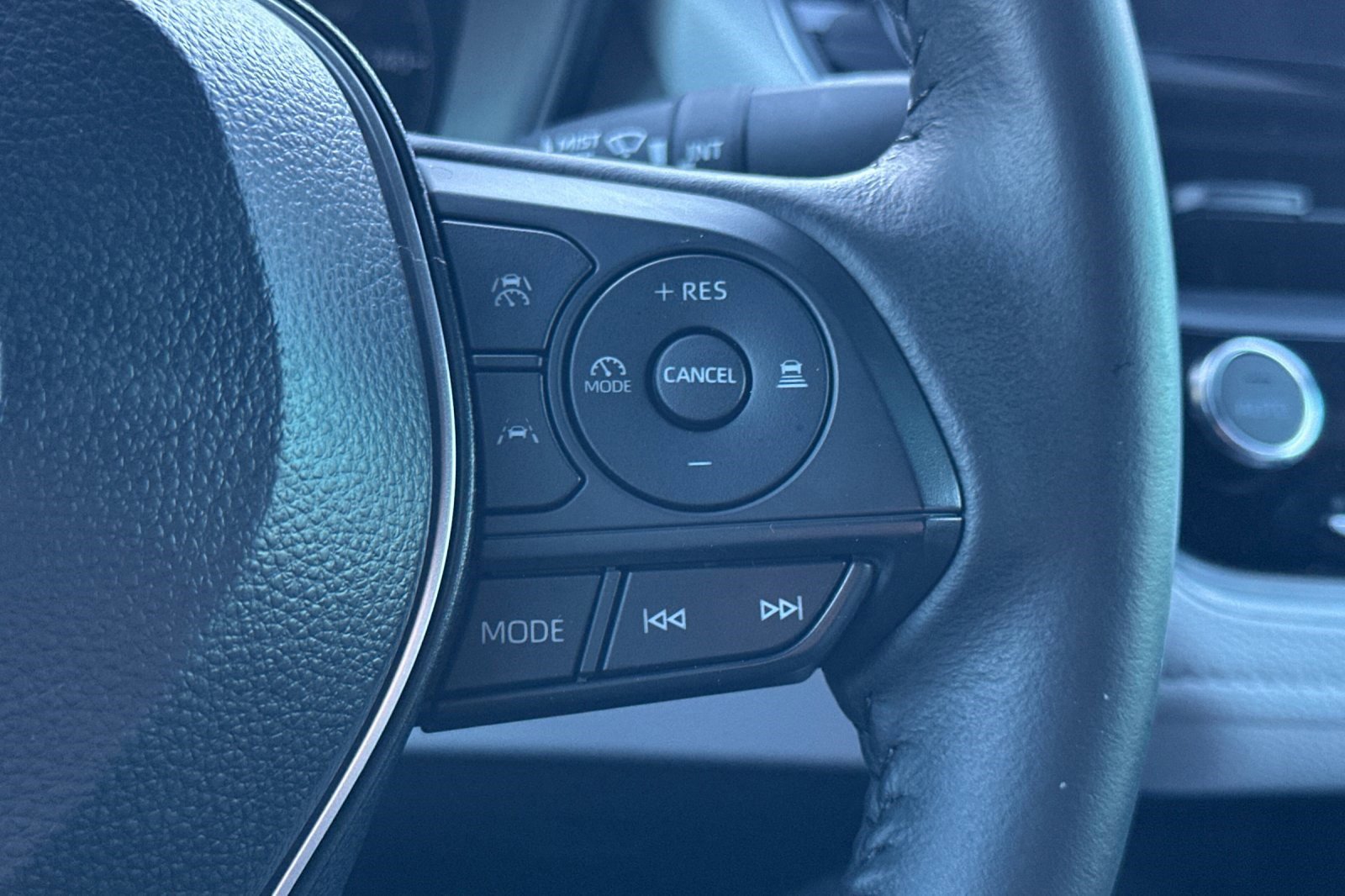 Used 2024 Toyota Corolla SE image 30