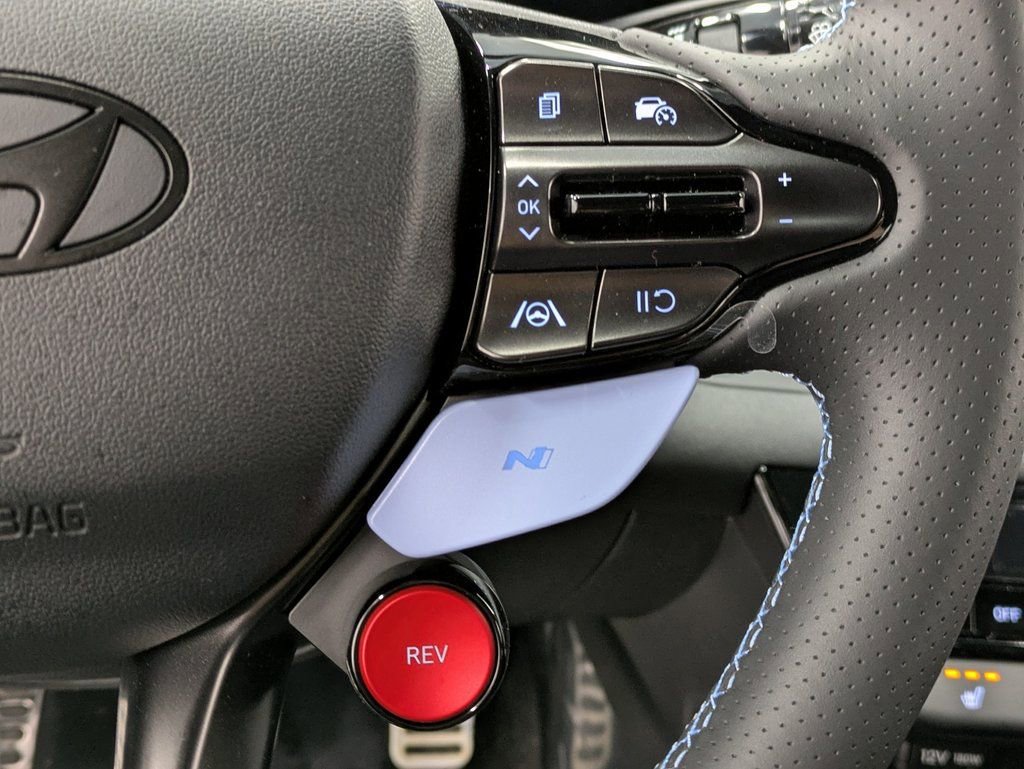 Used 2025 Hyundai Elantra N Base image 17