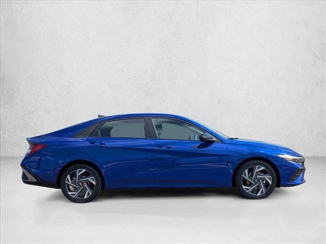 Used 2025 Hyundai Elantra SEL image 4
