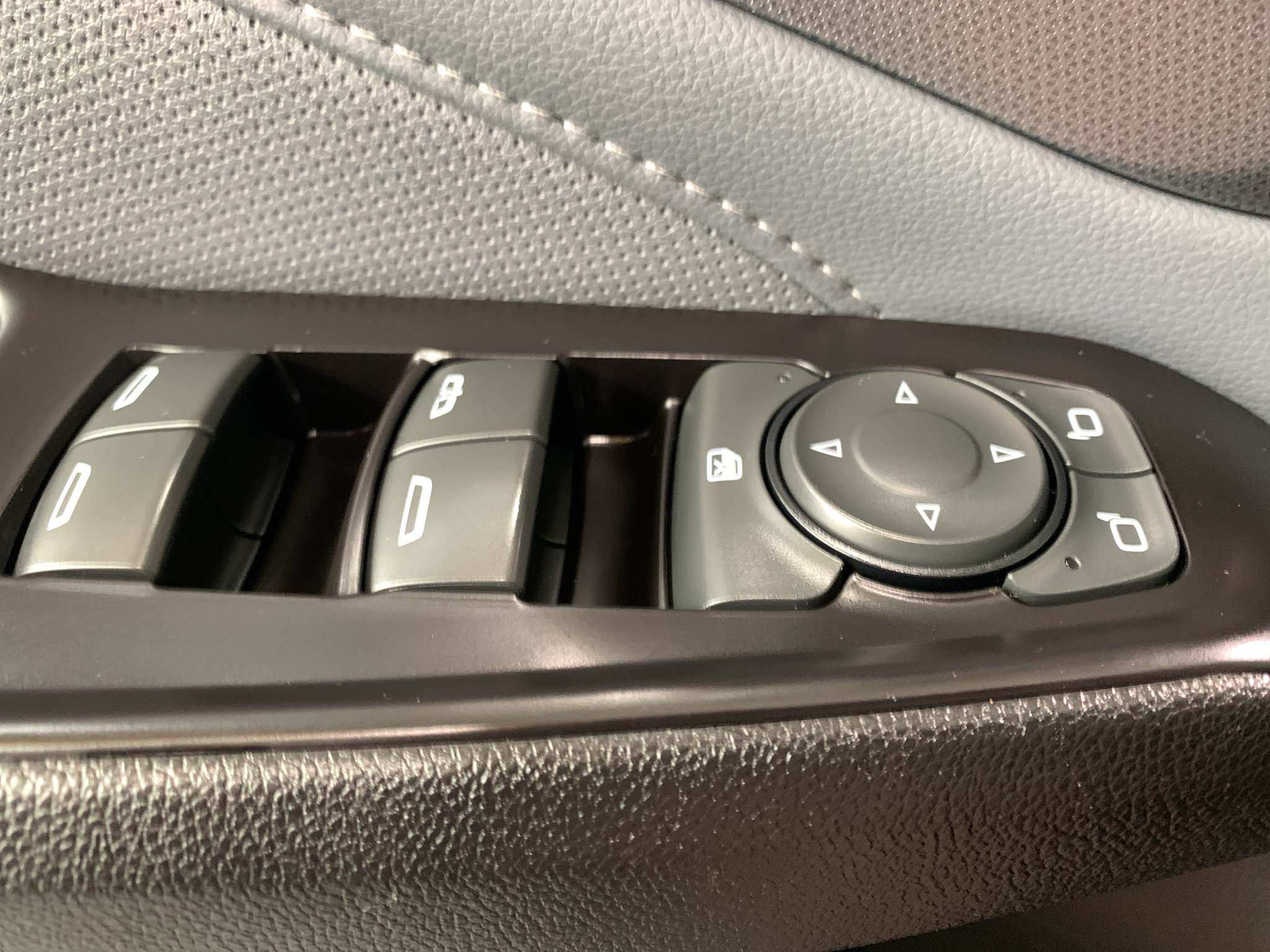 Used 2019 Chevrolet Traverse Premier w/ Driver Confidence II Package FWD image 26