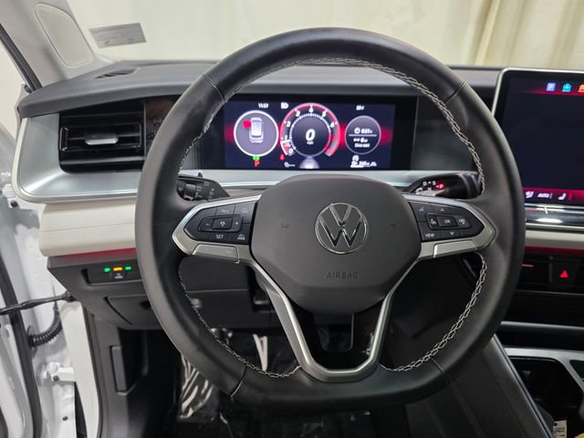 Certified 2025 Volkswagen Tiguan SE image 15