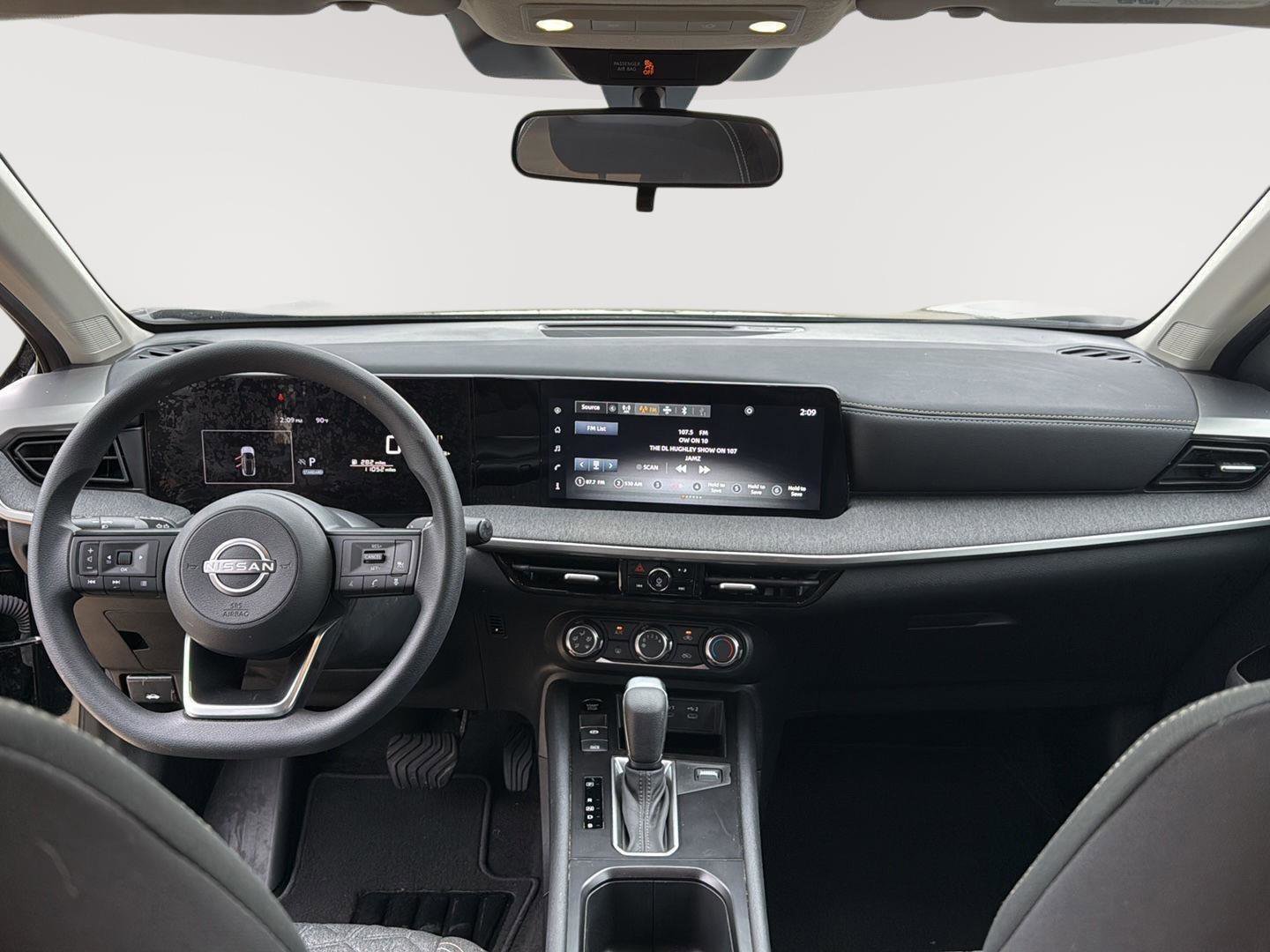 Used 2025 Nissan Kicks SV image 21