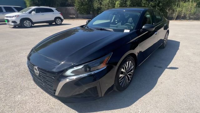 Used 2025 Nissan Altima 2.5 SV image 4