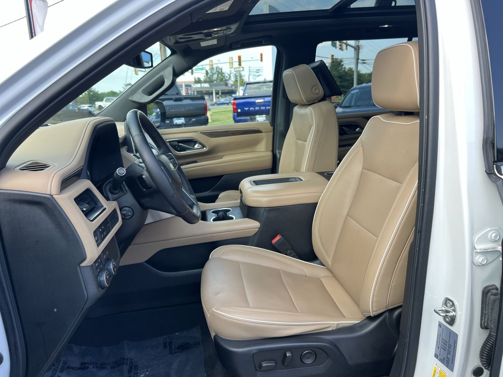 Used 2021 Chevrolet Tahoe Premier AWD/4WD image 13