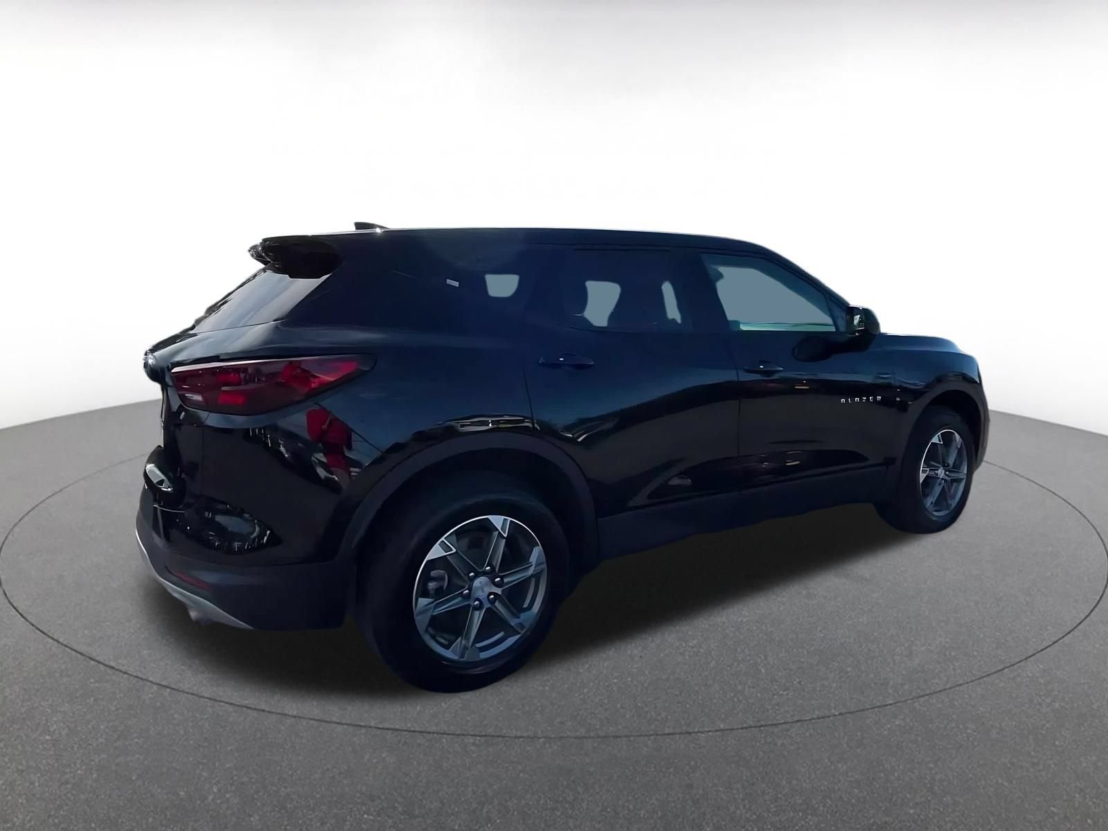 Used 2025 Chevrolet Blazer LT FWD image 14